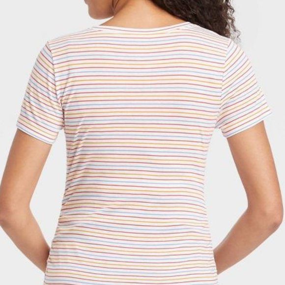 ISABEL MATERNITY V-Neck Side Shirred Maternity Tee  𝐍𝐄𝐖 𝐖𝐈𝐓𝐇 𝐓𝐀𝐆𝐒! - Picture 5 of 6